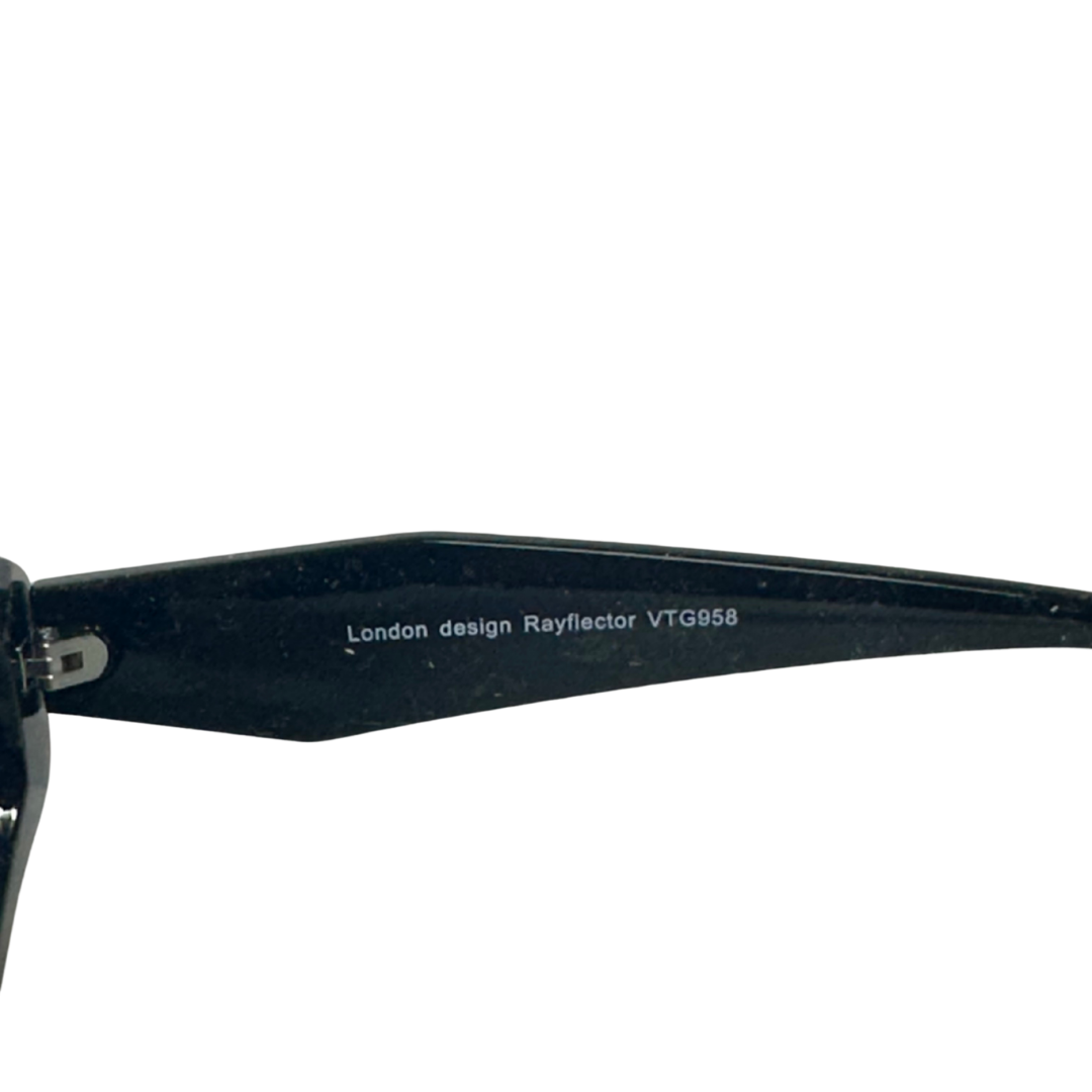 Black oval sunglasses