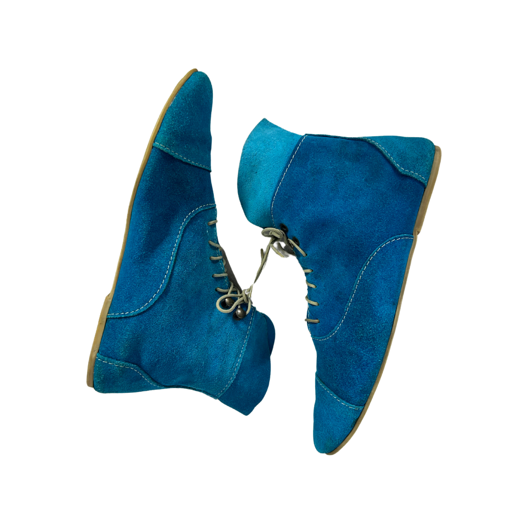 Suede laced up boots - UK8