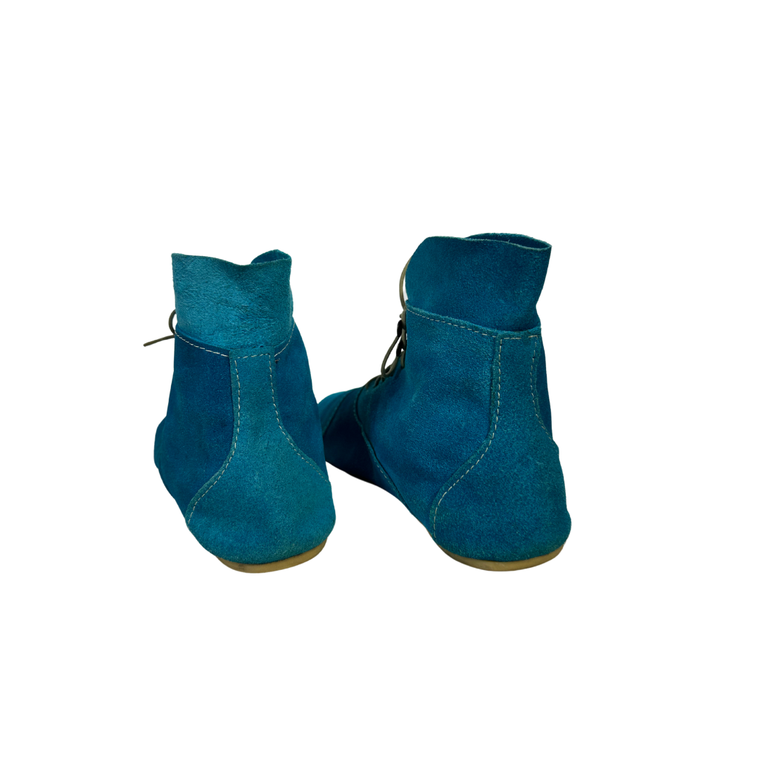 Suede laced up boots - UK8