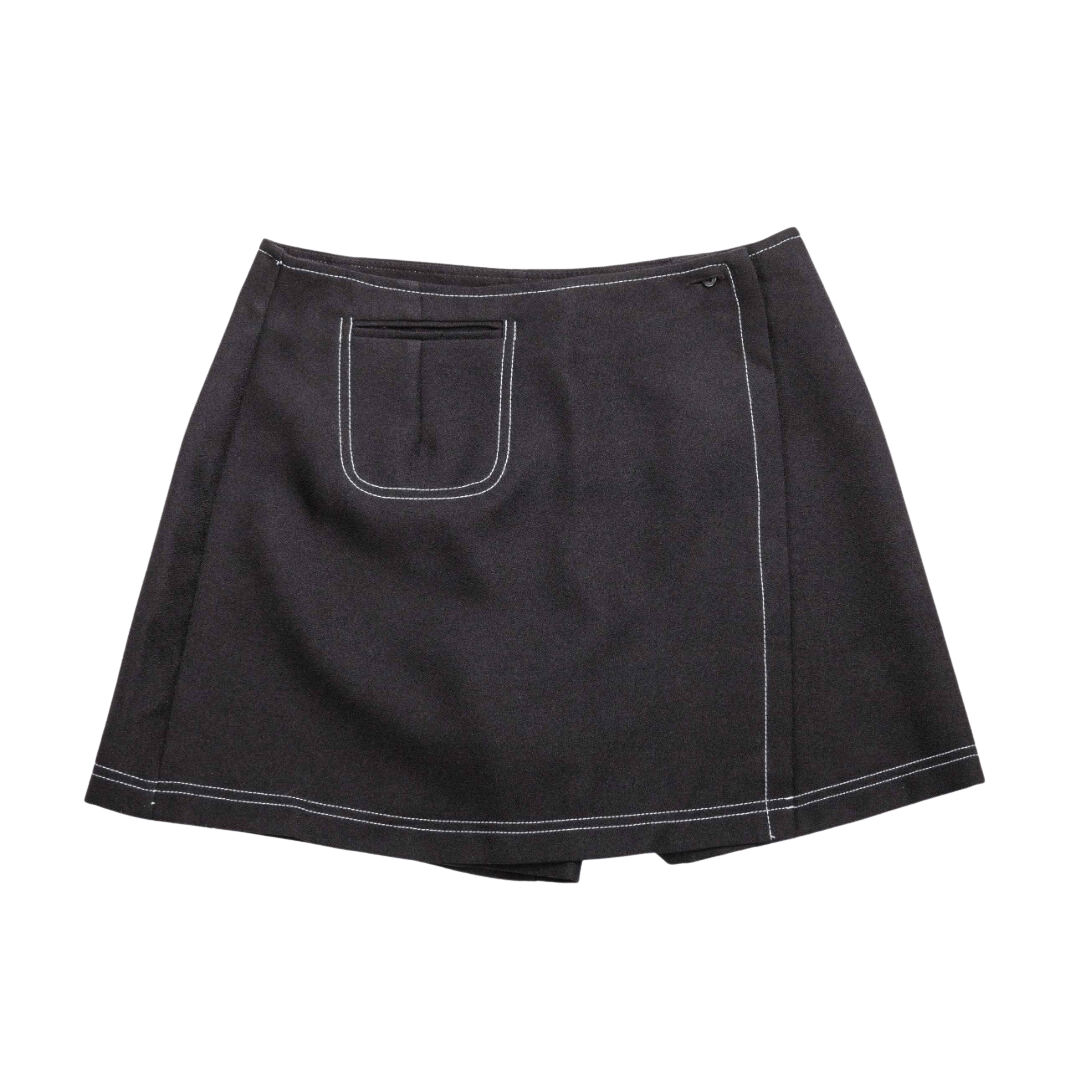 Front wrap mini skort with white stitching - M