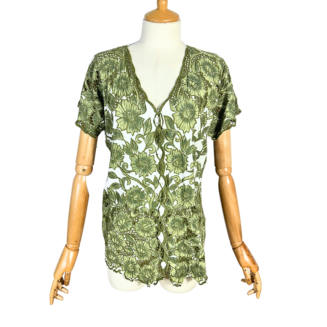 Embroidered button down top - M