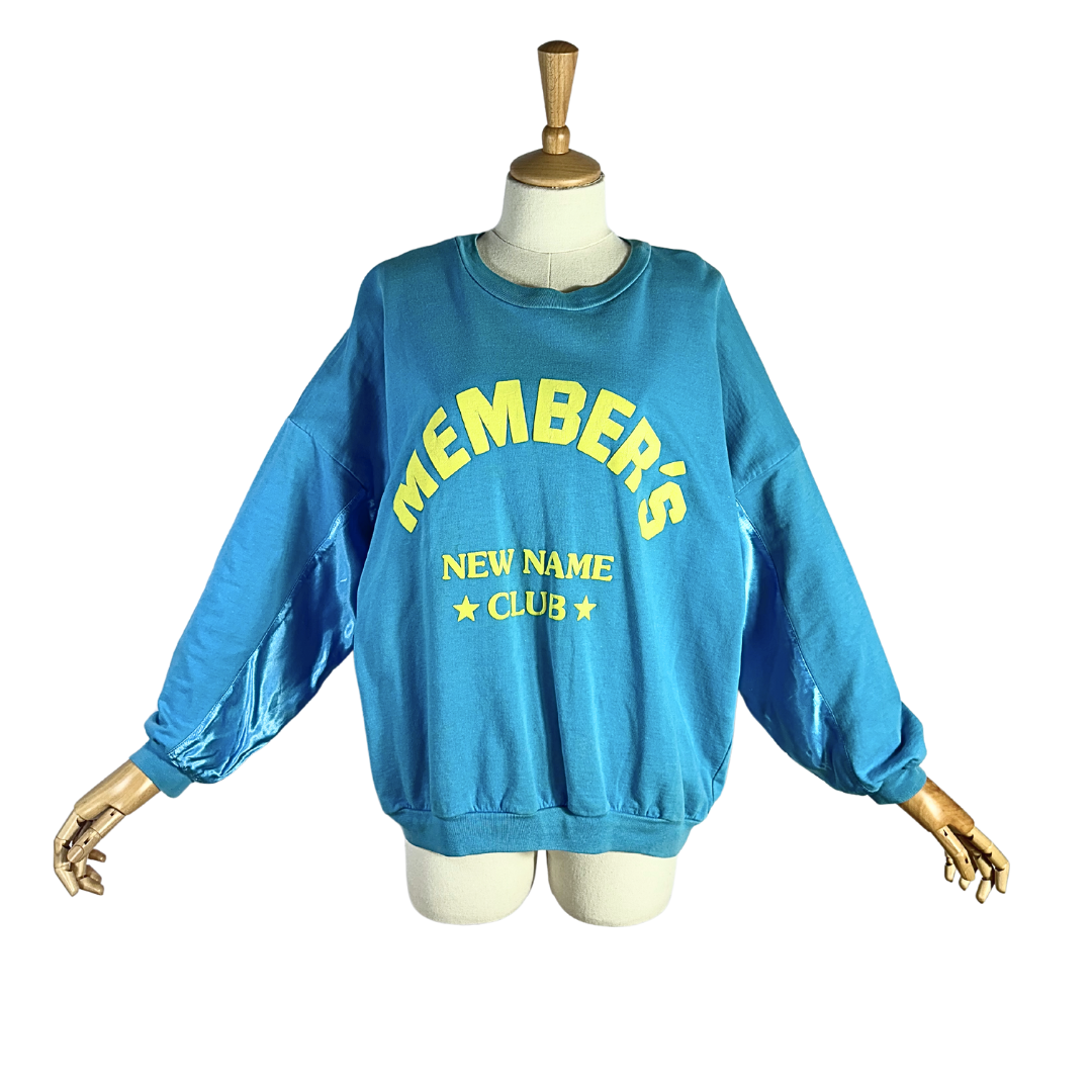 90s sweatshirt with embossed text L