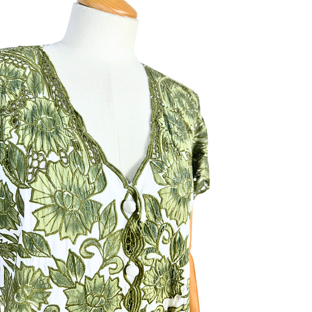 Embroidered button down top - M