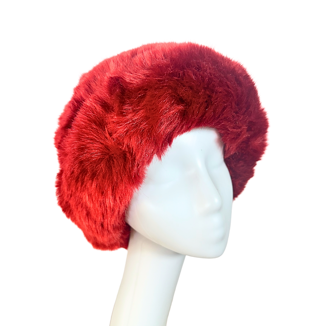 Red Russian style faux fur hat - M