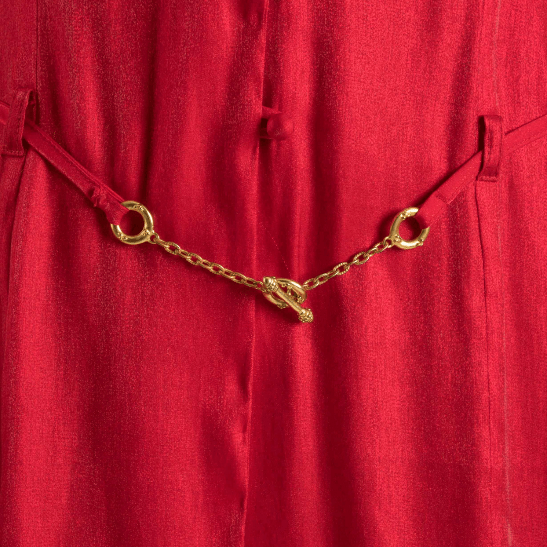 Sleeveless button up collared top with belt - L