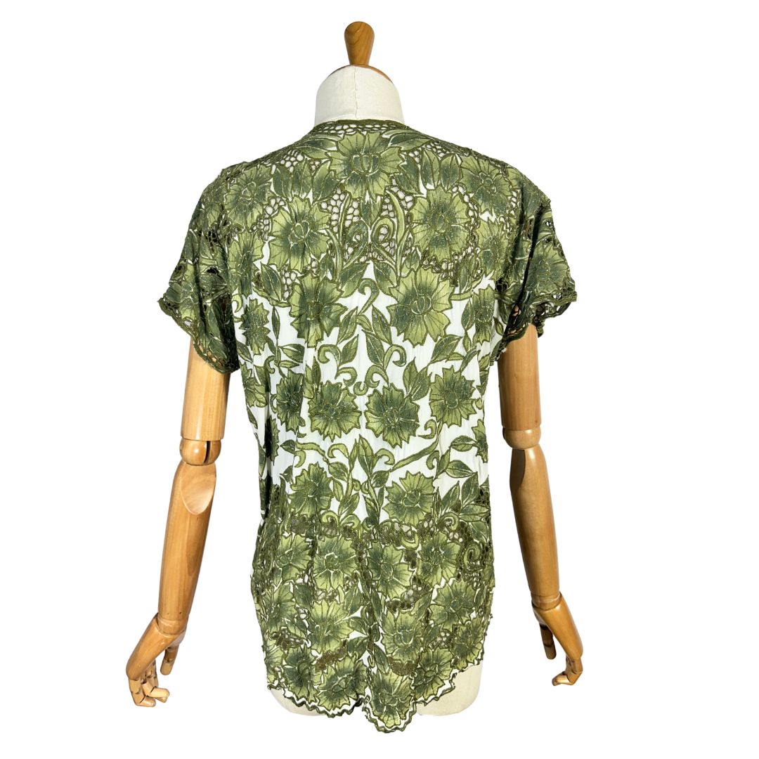 Embroidered button down top - M