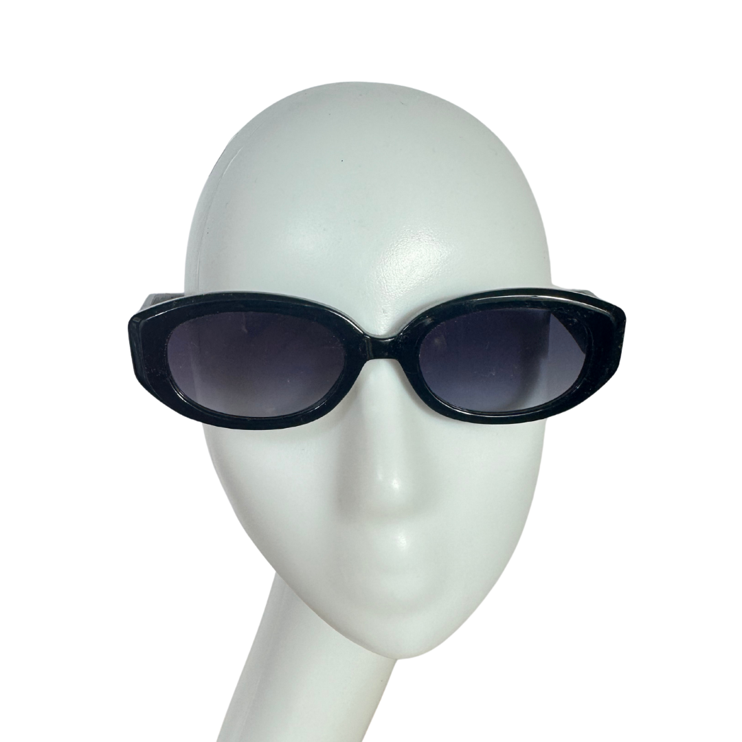 Black oval sunglasses