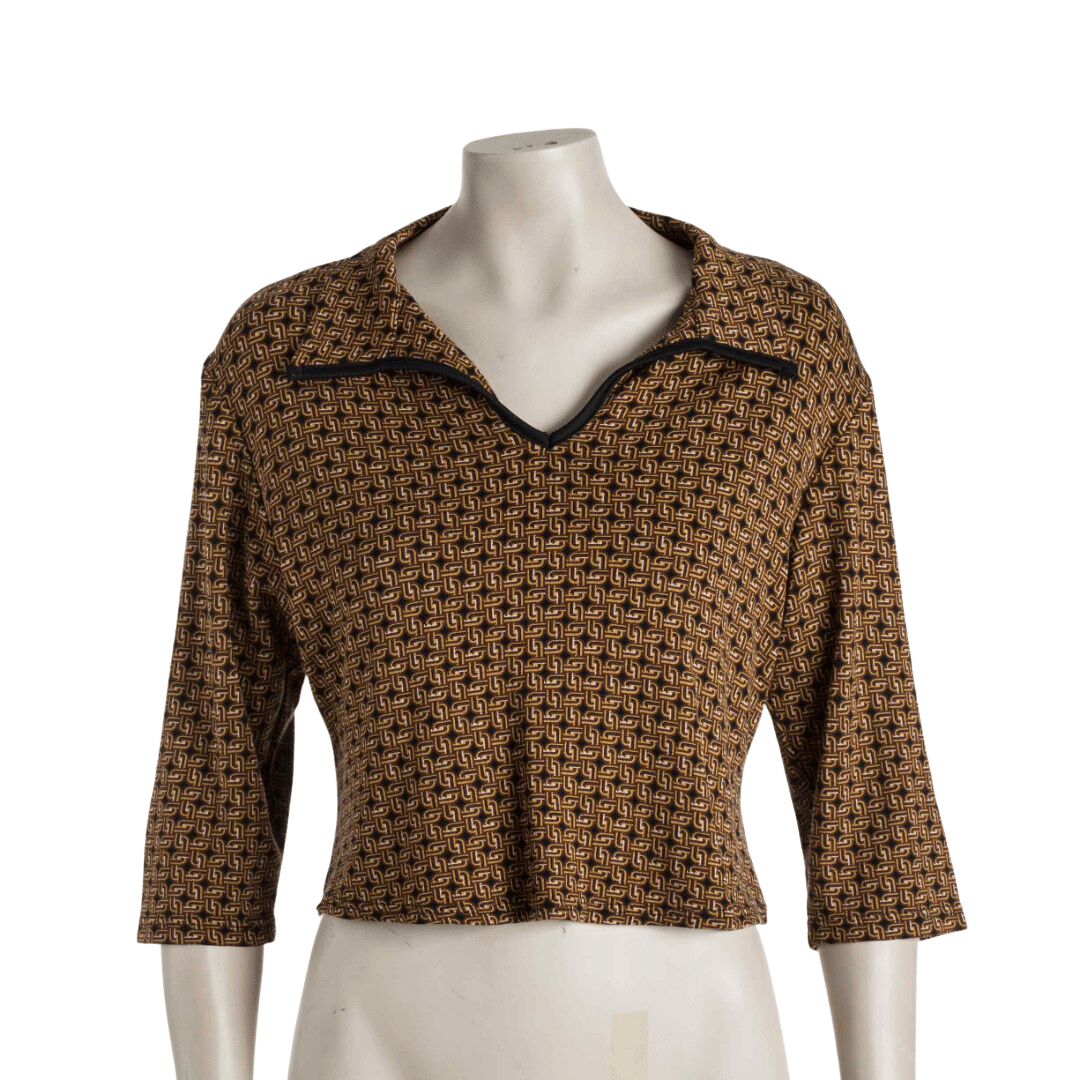 Three-quarter sleeve cropped top with collar - L