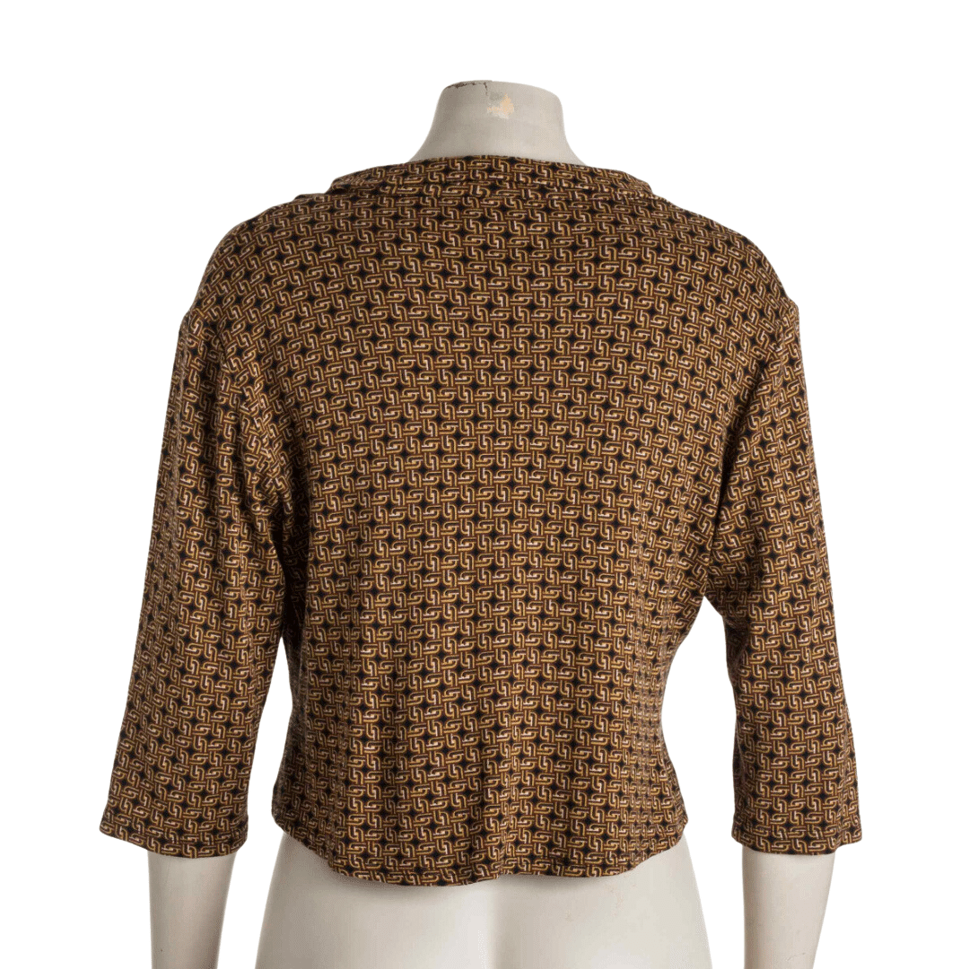 Three-quarter sleeve cropped top with collar - L