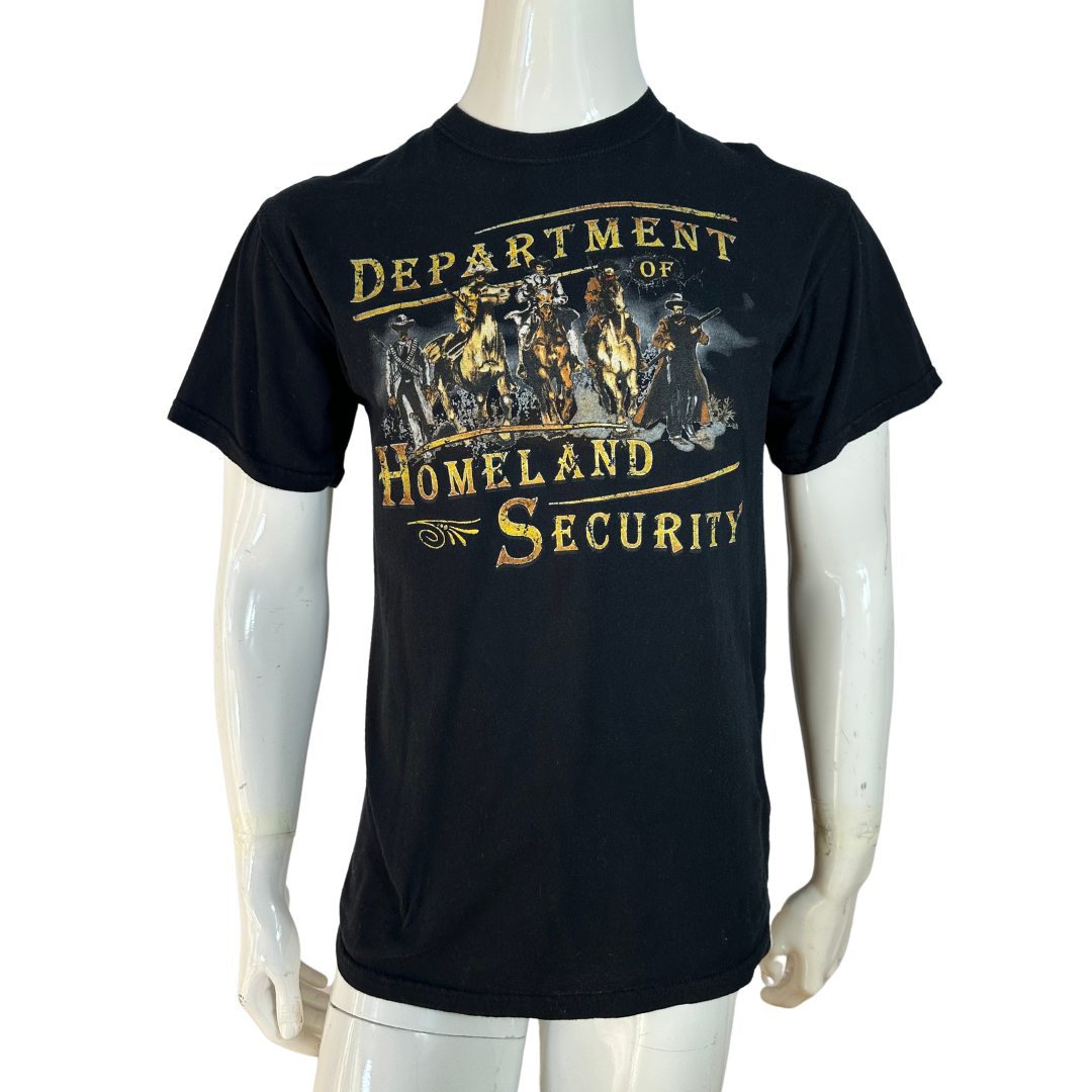 Black Department of Homeland Security graphic tshirt - M