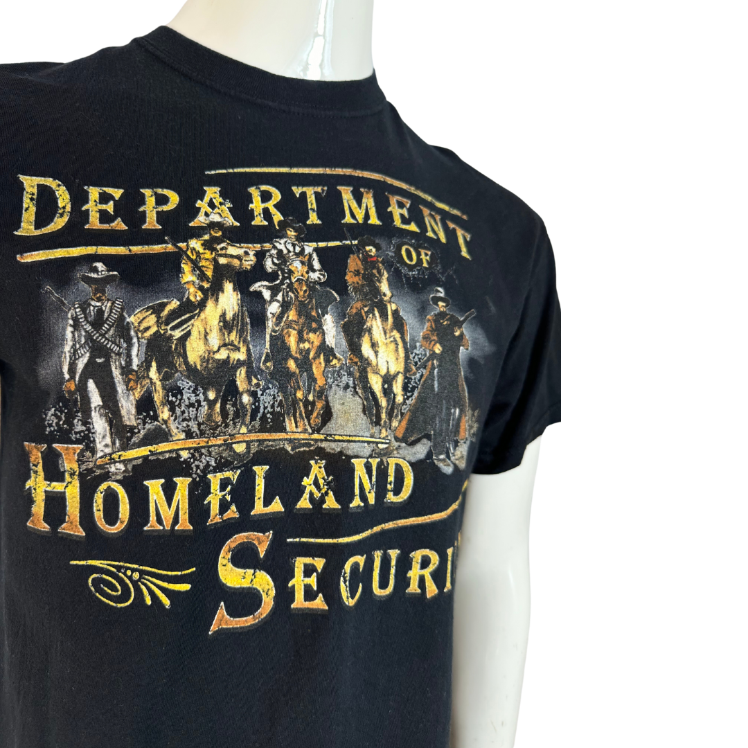 Black Department of Homeland Security graphic tshirt - M