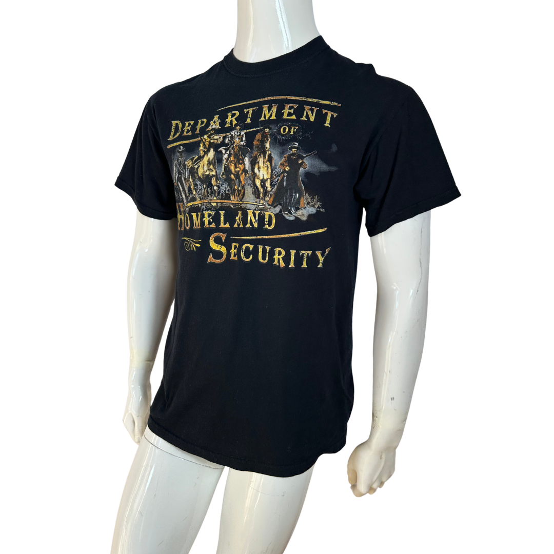 Black Department of Homeland Security graphic tshirt - M