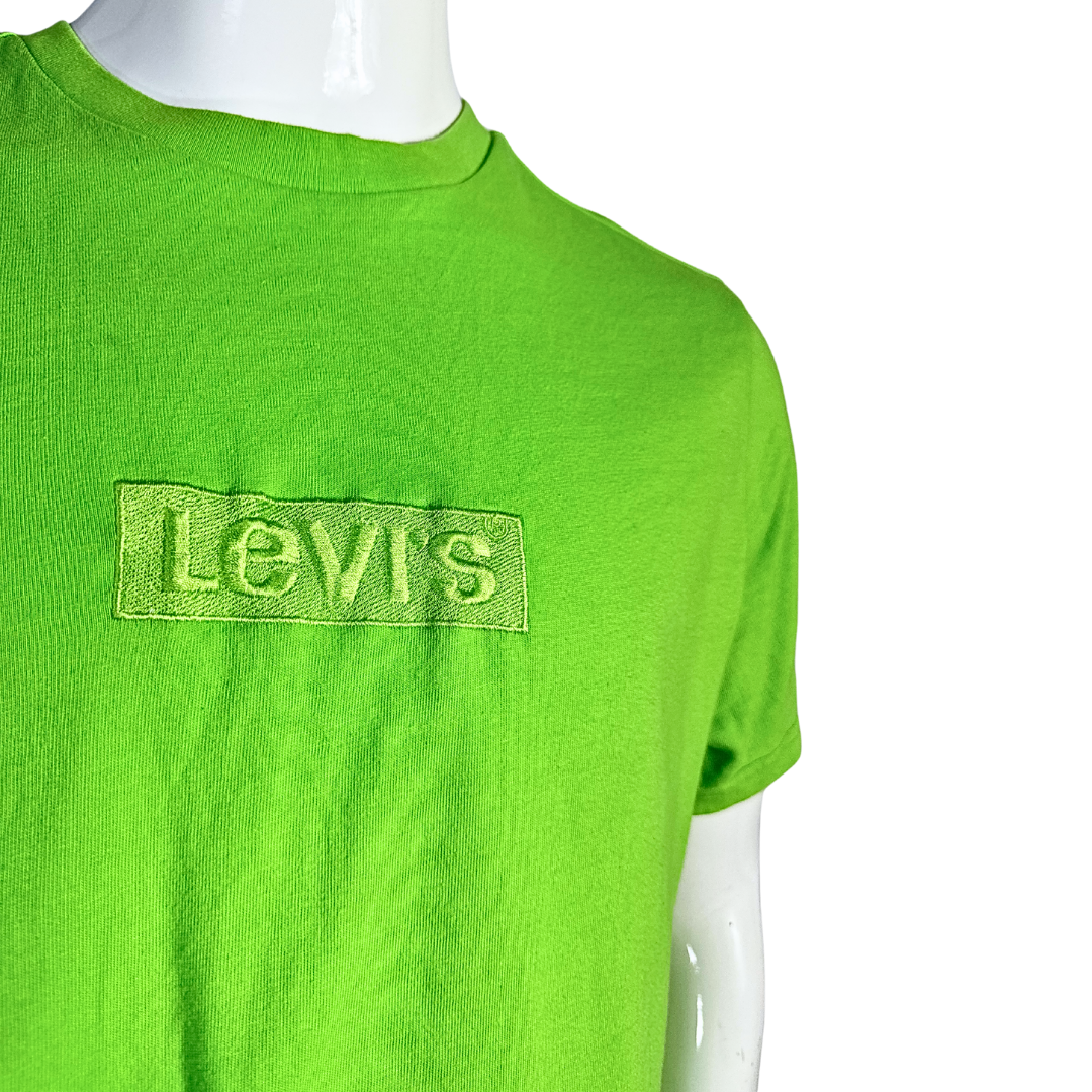 Green Levis tshirt - M