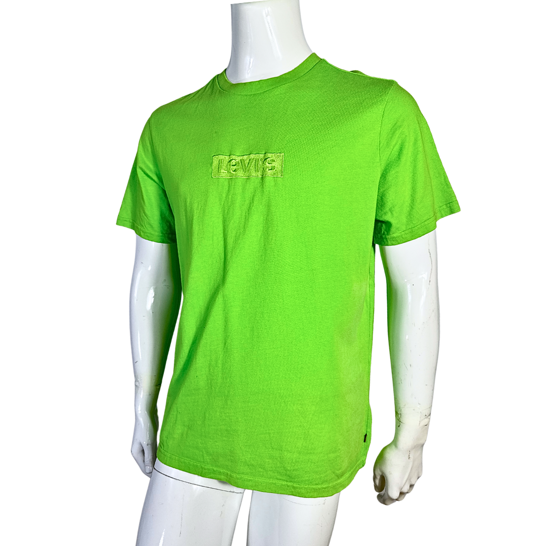 Green Levis tshirt - M