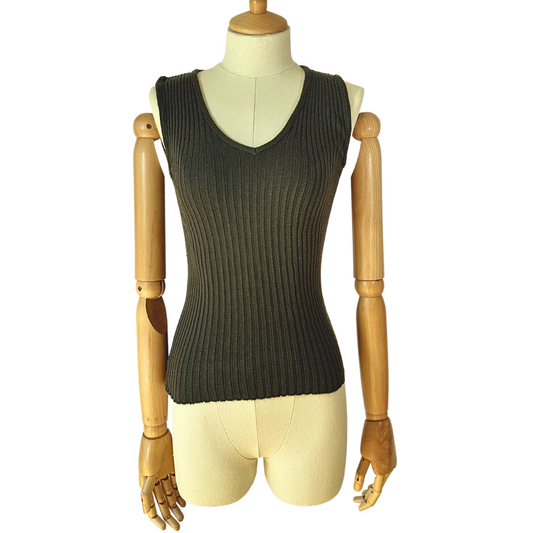 Green sleeveless vneck knitted top - S