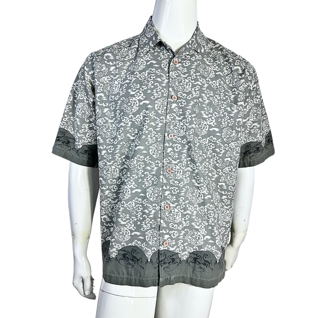 Grey flower and dragon motif shirt - L