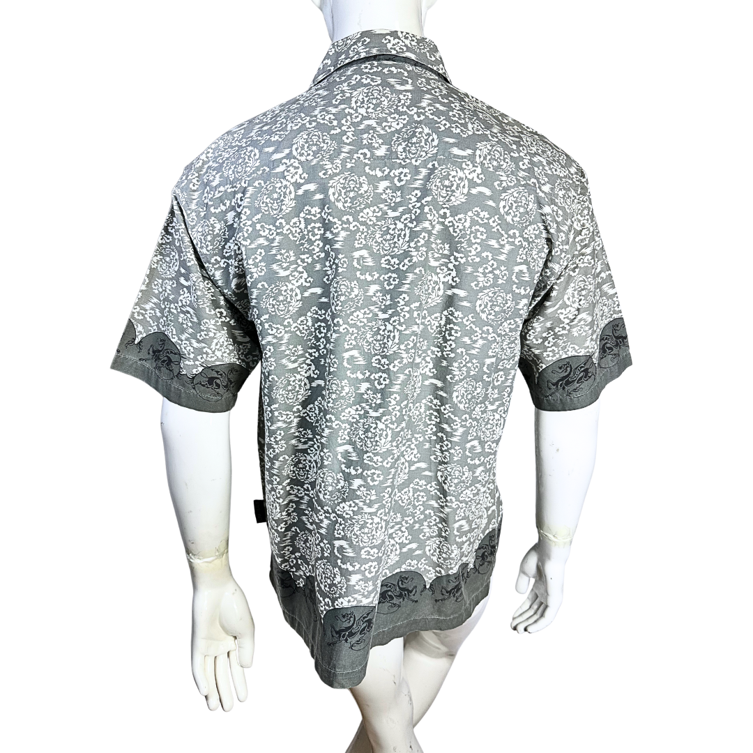 Grey flower and dragon motif shirt - L