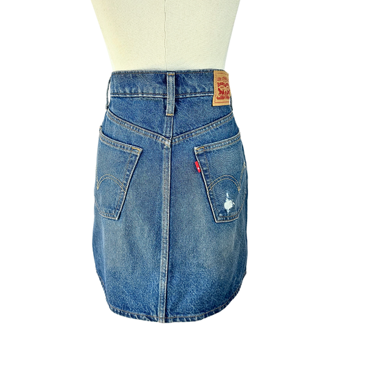 Levis distressed denim skirt - M